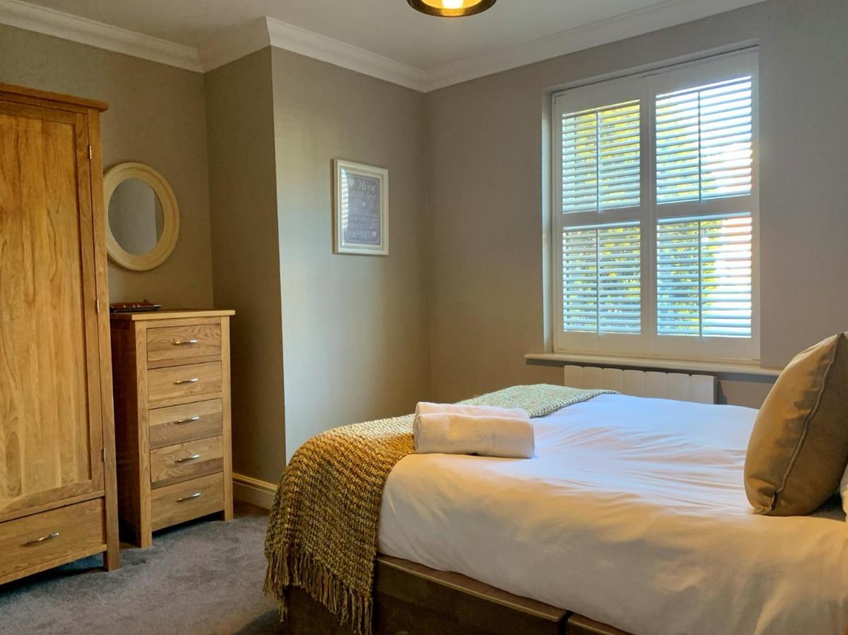 Lord Raglan House Apartments 2Br With Parking Windsor Zewnętrze zdjęcie